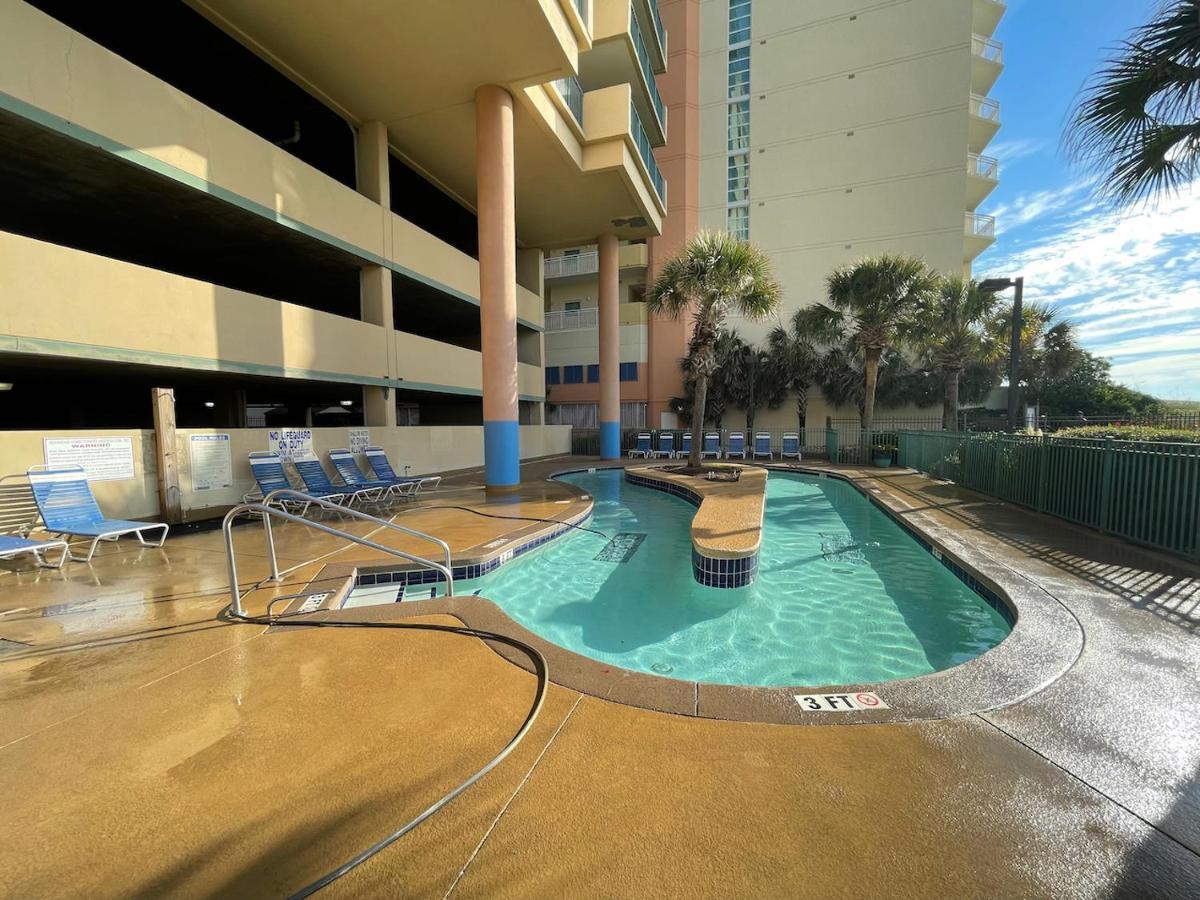 Oceanview Condo With Pool, Hot Tub, Balcony, Right On The Beach Myrtle Beach Kültér fotó