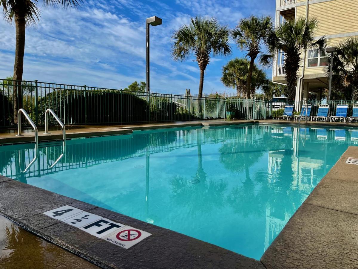Oceanview Condo With Pool, Hot Tub, Balcony, Right On The Beach Myrtle Beach Kültér fotó