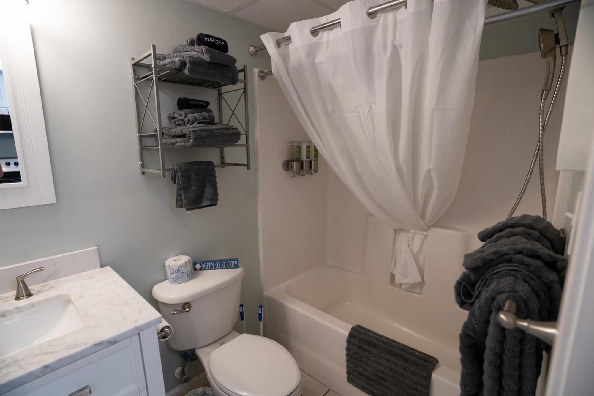 Oceanview Condo With Pool, Hot Tub, Balcony, Right On The Beach Myrtle Beach Kültér fotó